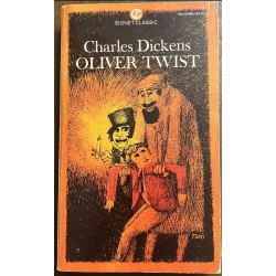 Oliver Twist by Charles Dickens - Paperback